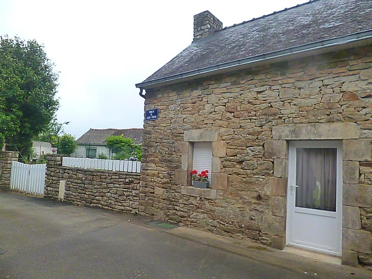 gite au calme centre finistère jardin clos Trégourez Exterior foto